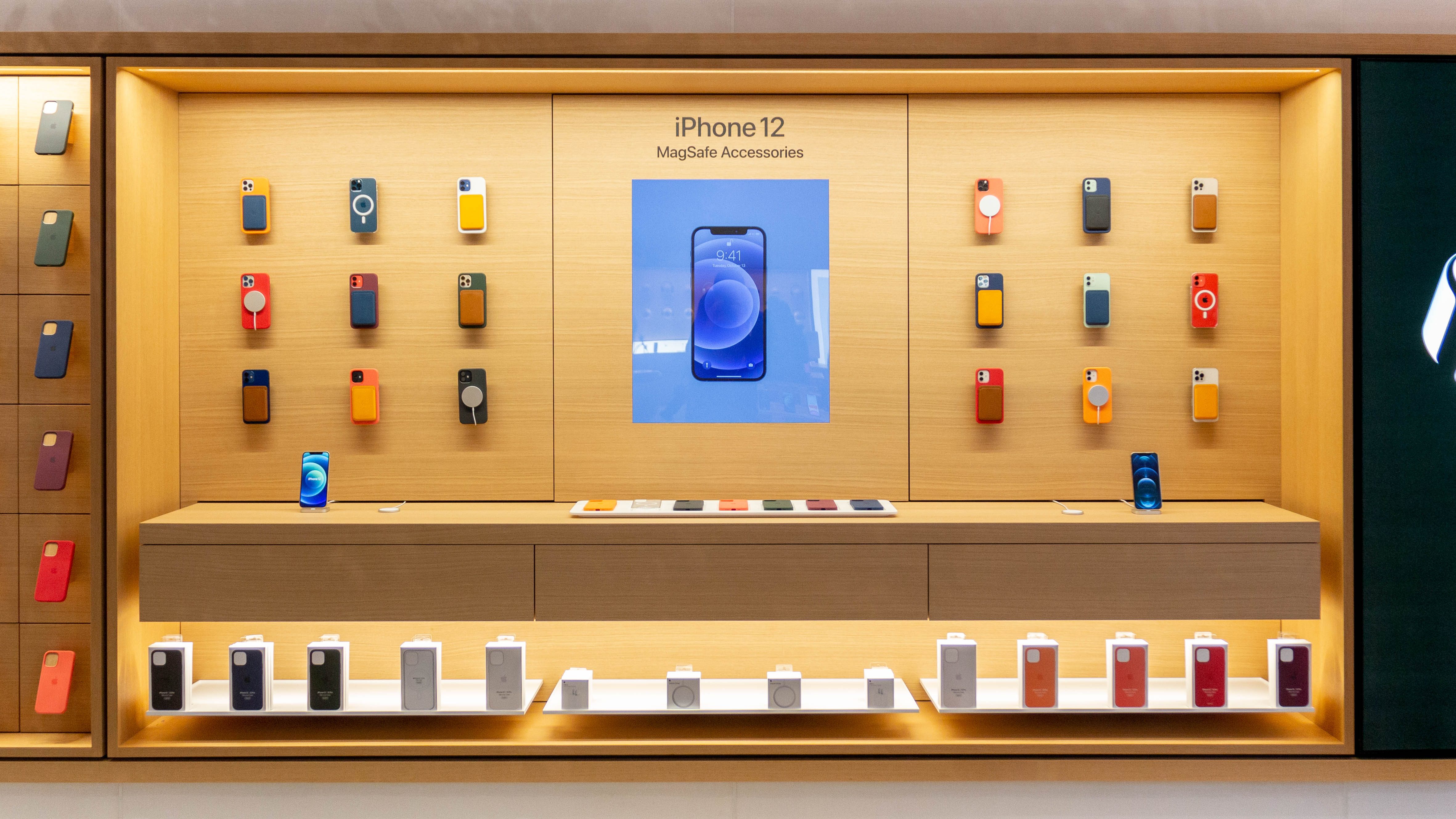 Apple Apple Stores highlight iPhone 12 MagSafe accessories with in